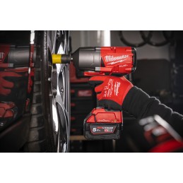 1 pcs - Milwaukee 1/2 in 18V, 5Ah Cordless Impact Wrench