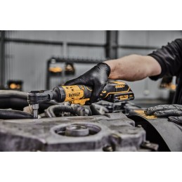 1 pcs - DeWALT 1/2 in 18V Cordless Body Only Impact Wrench