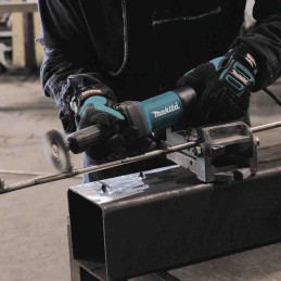 1 pcs - Makita GD0600 Corded Angle Grinder, UK Plug