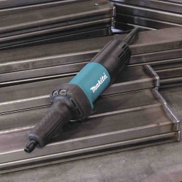 1 pcs - Makita GD0600 Corded Angle Grinder, UK Plug