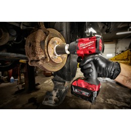 1 pcs - Milwaukee 1/2 in 18V, 5Ah Cordless Impact Wrench, UK Plug