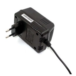 1 pcs - RS PRO 11W Plug-In AC/DC Adapter 18V dc Output, 600mA Output
