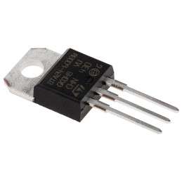 2 pcs - STMicroelectronics Through Hole, 3-pin, TRIAC, 600V, Gate Trigger 1.3V 600V