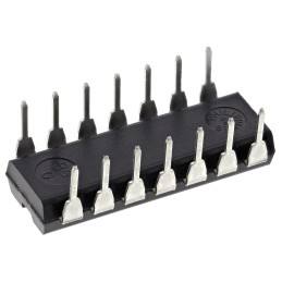 2 pcs - Microchip, Quad 10-bit- ADC 200ksps, 14-Pin PDIP