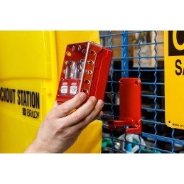 1 pcs - Brady Red 6-Lock Plastic Group Lock Box