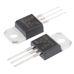 5 pcs - STMicroelectronics Through Hole, 3-pin, TRIAC, 600V, Gate Trigger 1.3V 600V