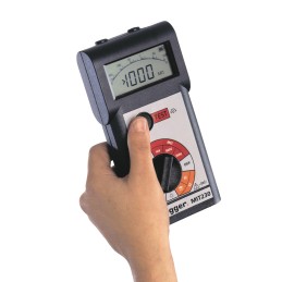 1 pcs - Megger MIT220 Insulation & Continuity Tester, 250V Min, 500V dc Max, 999MΩ Max, CAT III 300V