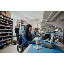 1 pcs - Tektronix MDO32 3 Series MDO Series Digital Bench Oscilloscope, 2 Analogue Channels, 100MHz, 16 Digital Channels