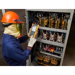 1 pcs - Fluke 125B/UK/S 120B Series Digital Handheld Oscilloscope, 2 Analogue Channels, 40MHz