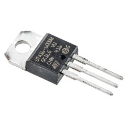 5 pcs - STMicroelectronics Through Hole, 3-pin, TRIAC, 600V, Gate Trigger 1.3V 600V