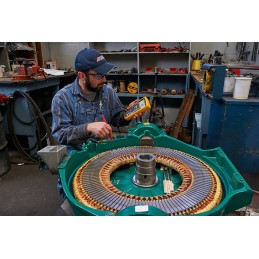 1 pcs - Fluke 1587 FC Insulation Tester, 50V Min, 1000V Max, 2GΩ Max, CAT III 1000V - RS Calibration