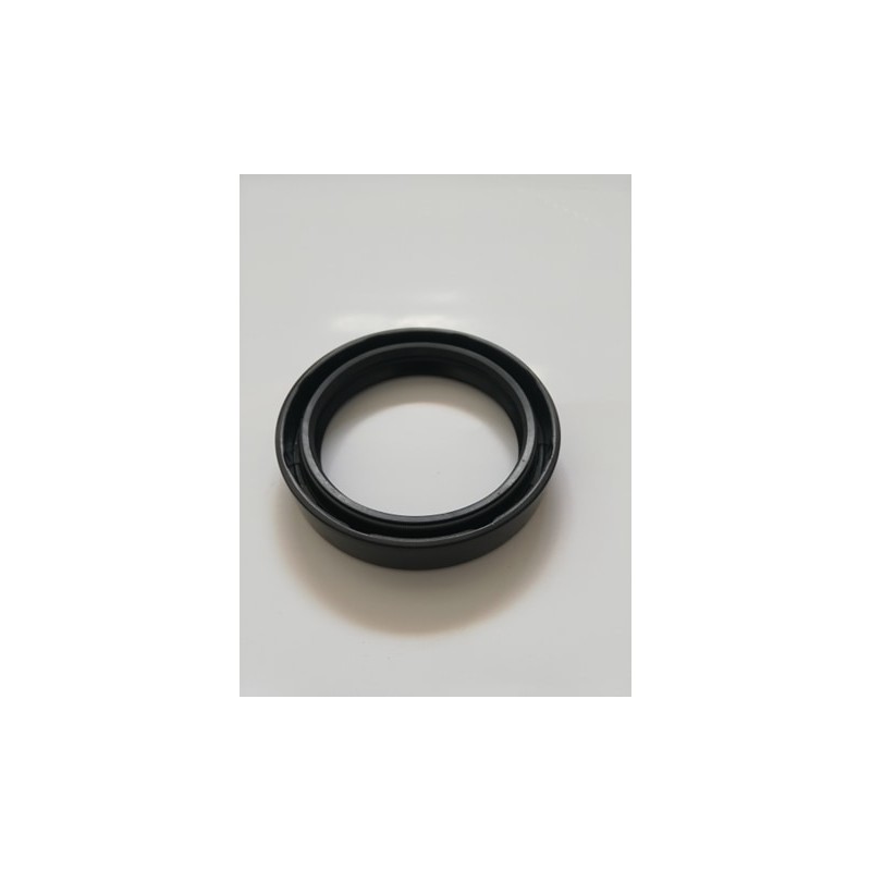 Renault PTO shaft seal