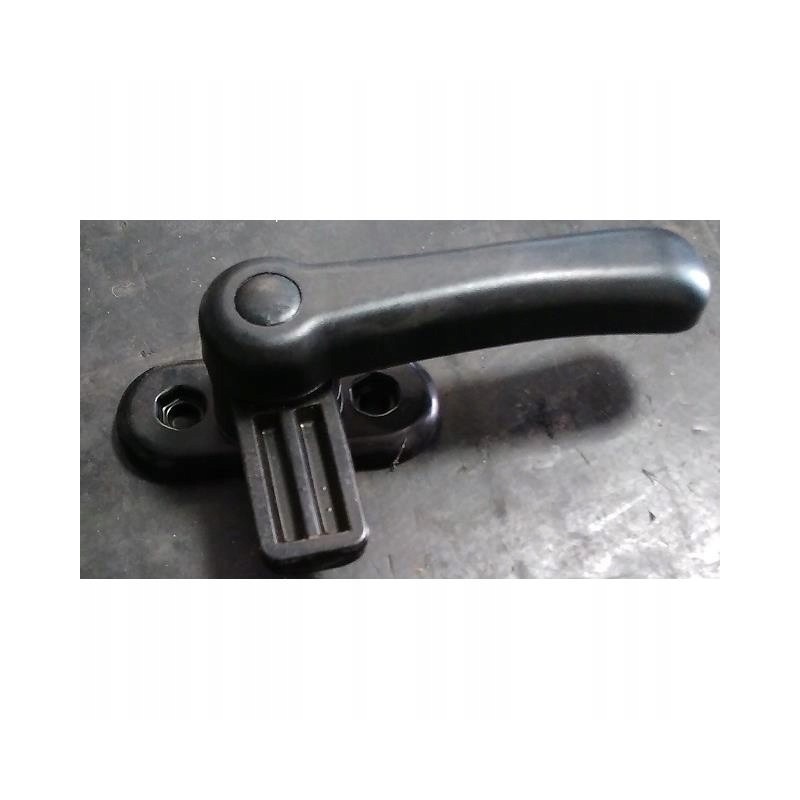 Close side and front right windows