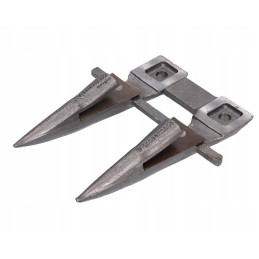 Double-finger bayonet made of a Warynian bison steel