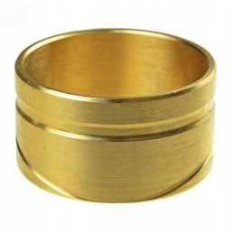 Sleeve of the intermediate wheel of the lift pump drive