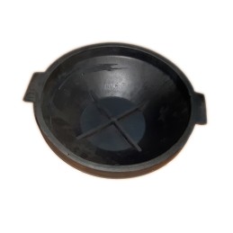 Cover with rubber cover for the bison discharge pipe