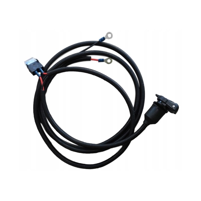 Installation power cable with socket for the tractor