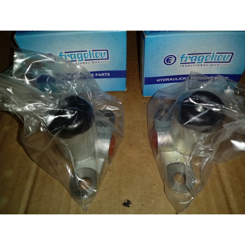 Brake master cylinder left 385 83227911 72452616 fr