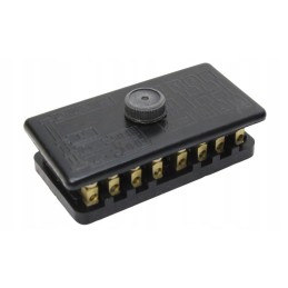 Fuse box with 8 flat fuses