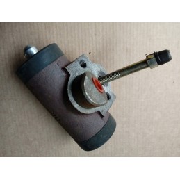 Left brake cylinder zetor67112603 brake stop