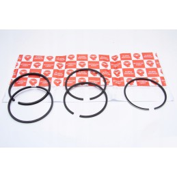 Set of piston rings for the fi c 330 engine