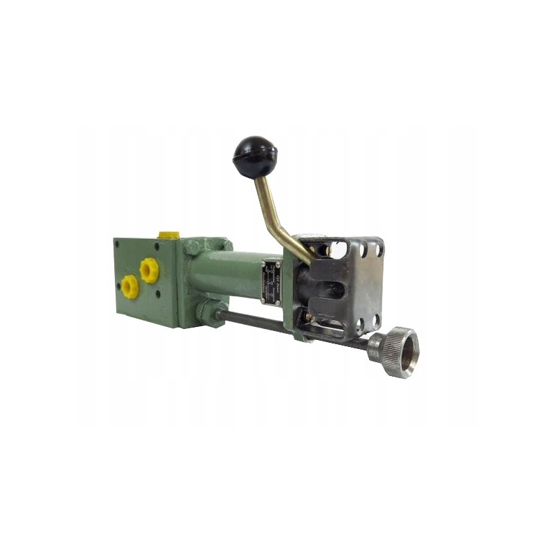 Distributor for the Ursus C330 C330M C328 lift