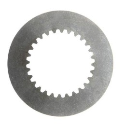 The spacer disc clutches the Fendt front sprocket