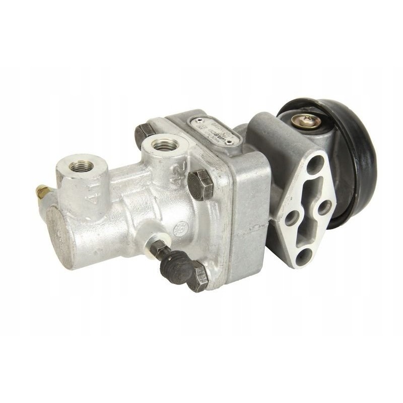 Single-circuit cabbage trailer control valve