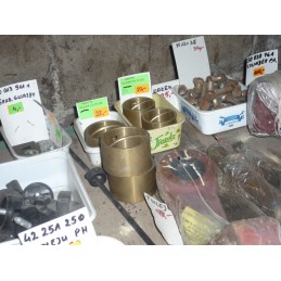 Lifter shaft sleeve, large left 330 5002077o pl