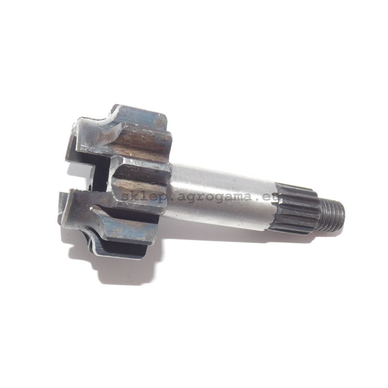 Wheel with shaft of the Ursus C 360 hydraulic pump