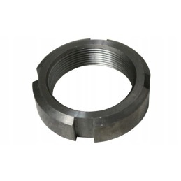 The crown nut of the driven Ursus C 385