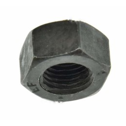 Nut of the cylinder head and rear axle housing