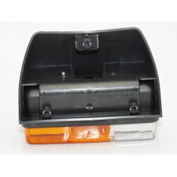 Side turn signal lamp on the fender