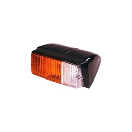 Side turn signal lamp on the fender