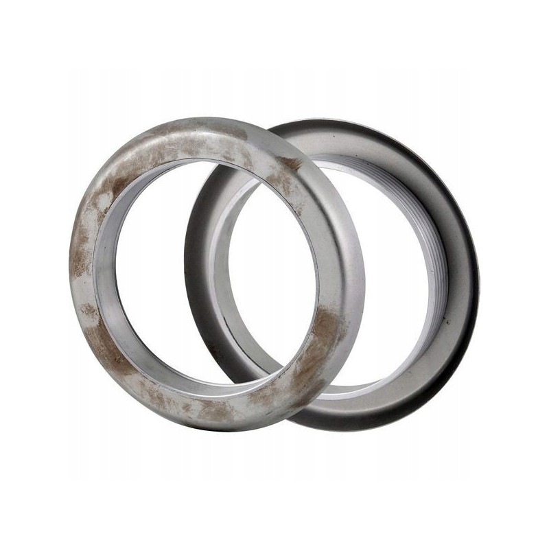 The rear engine oil fender fits the C 360