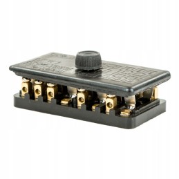 Fuse box with 8 flat fuses