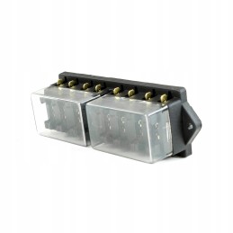 Fuse box with 8 flat fuses