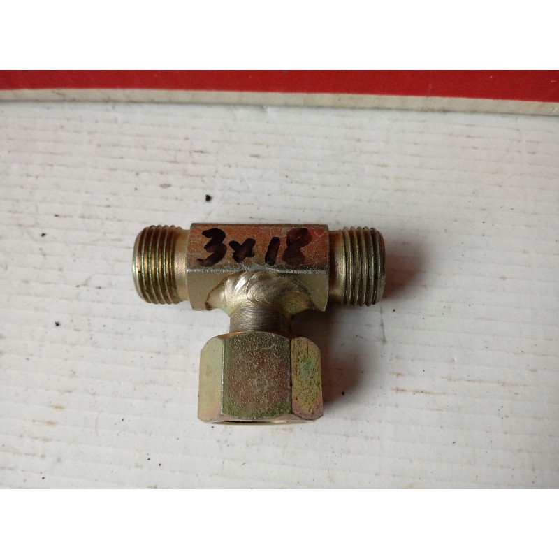 Hydraulic tee bab18x1 5 18x1 5 18x1 5