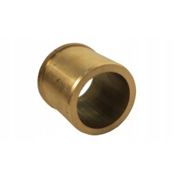 Sleeve with a flange for repairing the steering knuckle