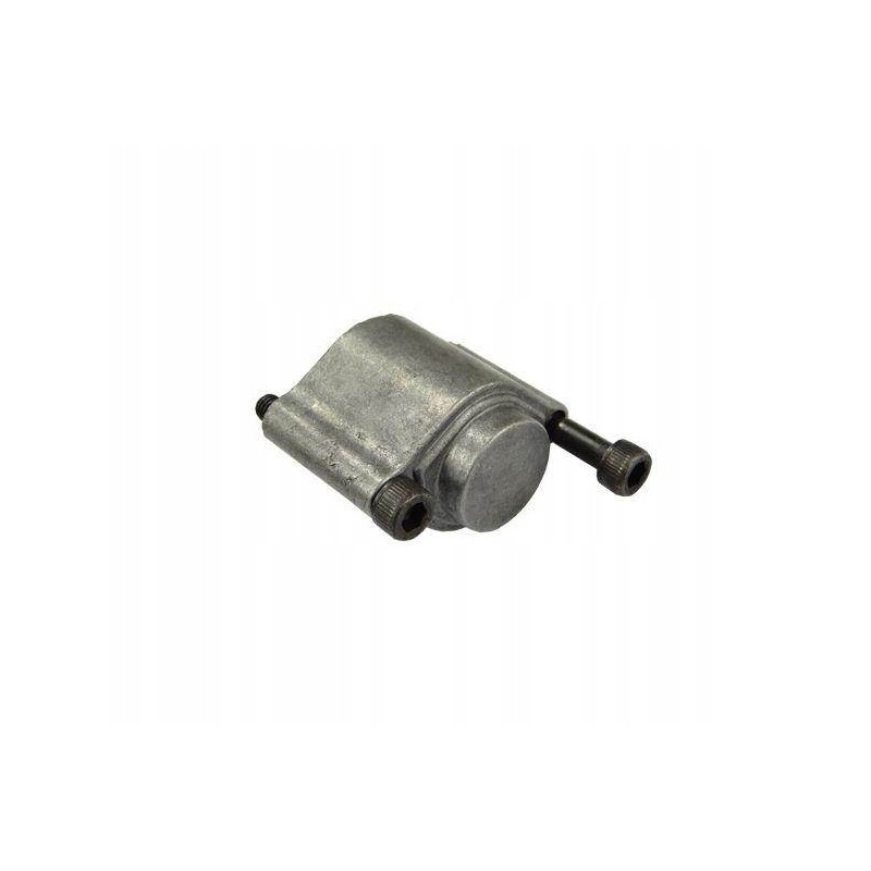 Rear cap with hydraulic distributor latch