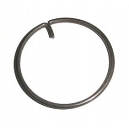 Rear axle ring power struggle Ursus C 385