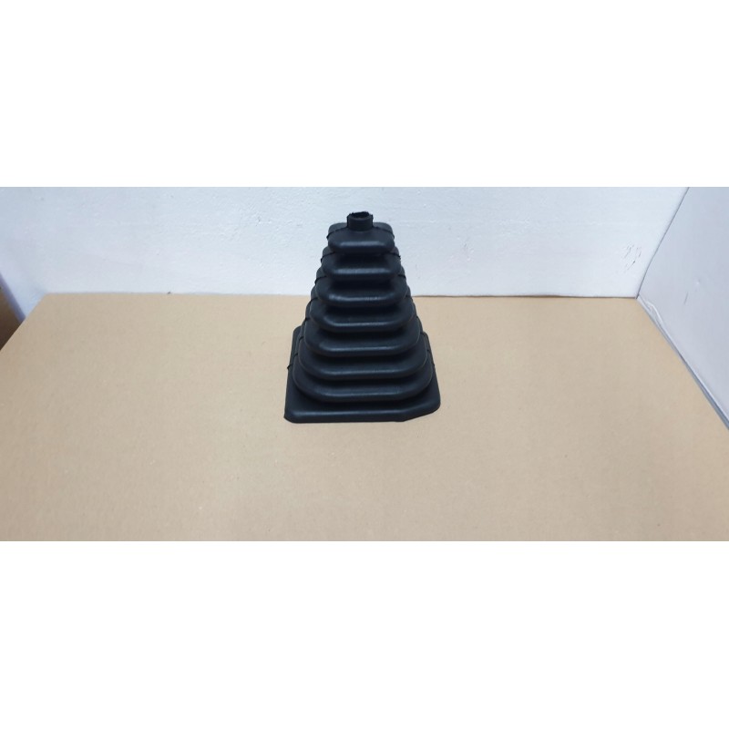 Pronar 320a gear shift cover