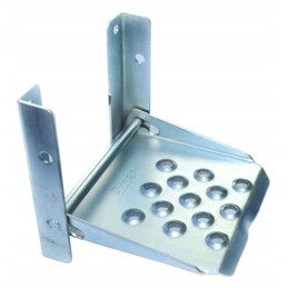 Folding step on the side of an agro trailer