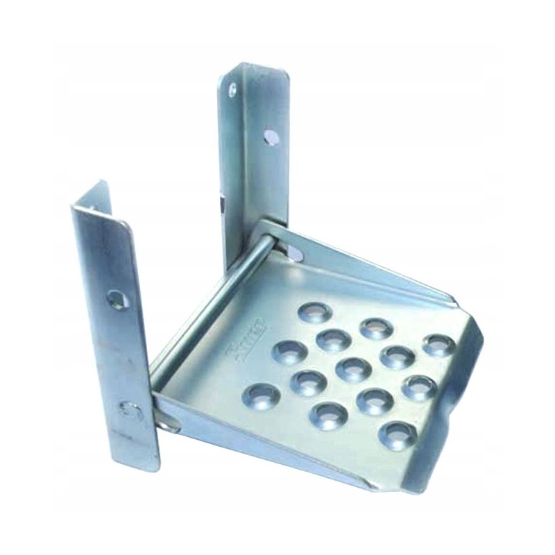 Folding step on the side of an agro trailer