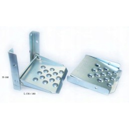 Folding step on the side of an agro trailer