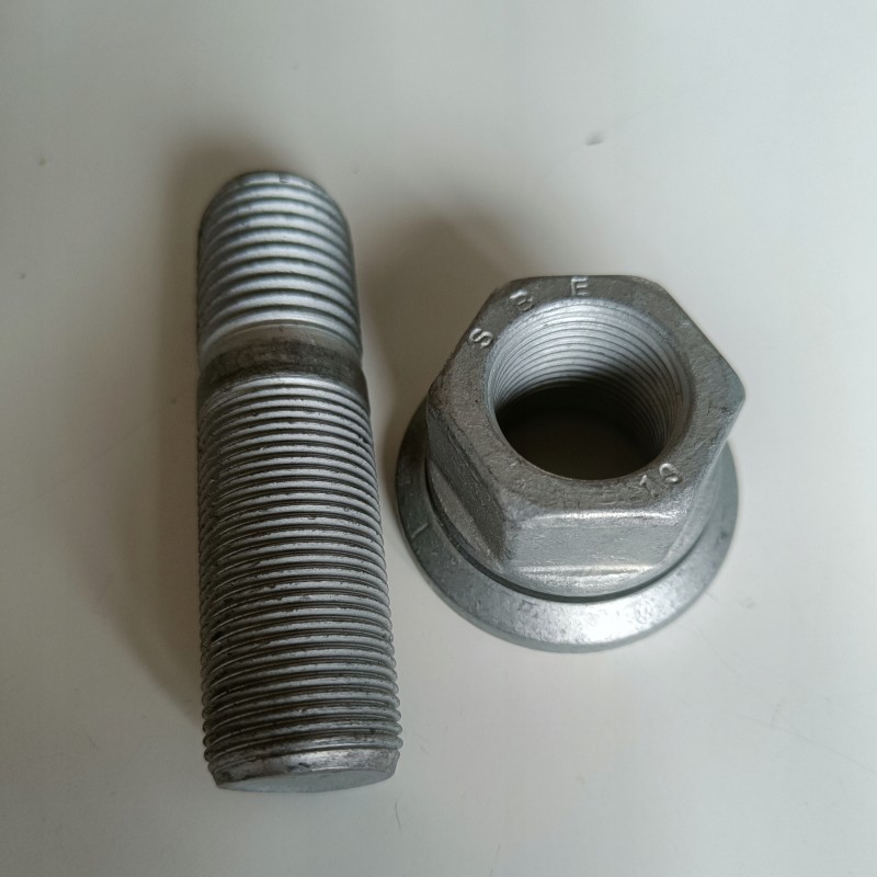 Set of wheel studs for MST M544