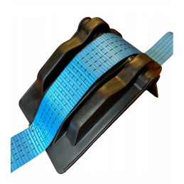 Corner protector for the transport belt