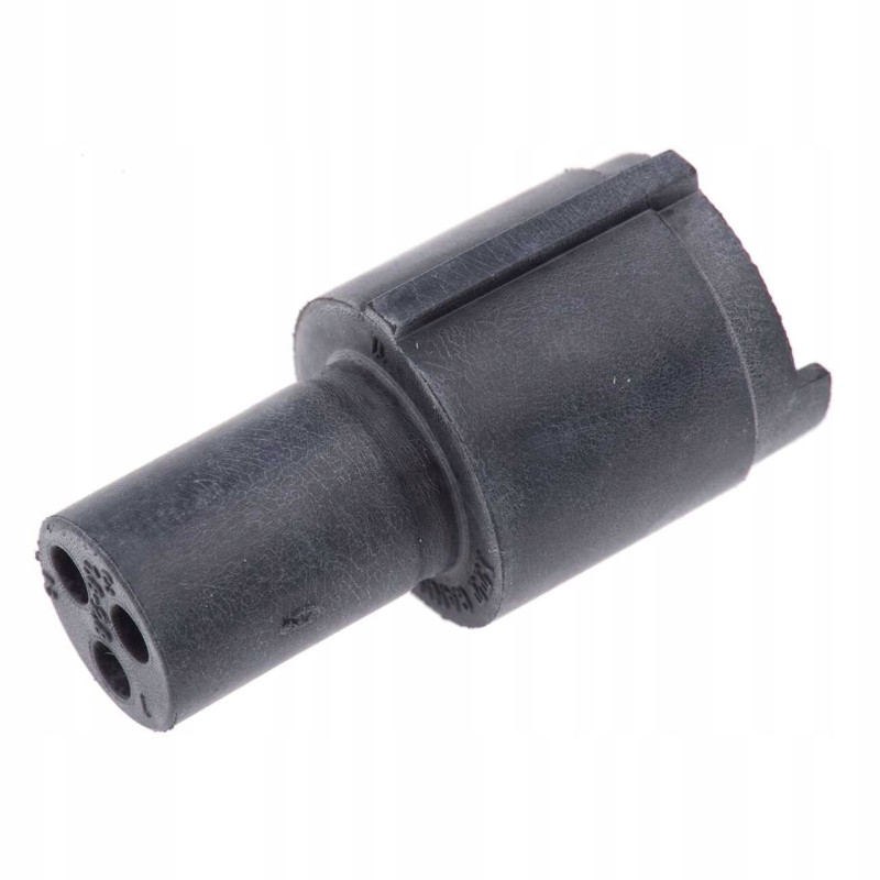 Round connector, socket for mounting on a 3-pin cable