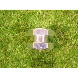 Nut of the clamp mounting the Schuma feeder