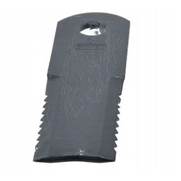 Movable toothed blade of the forage harvester chopper